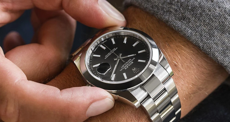 rolex-servicing-procedure-worn-watch